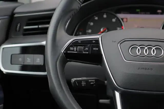 Audi A6 view 11