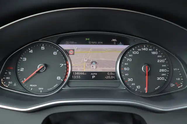 Audi A6 view 13