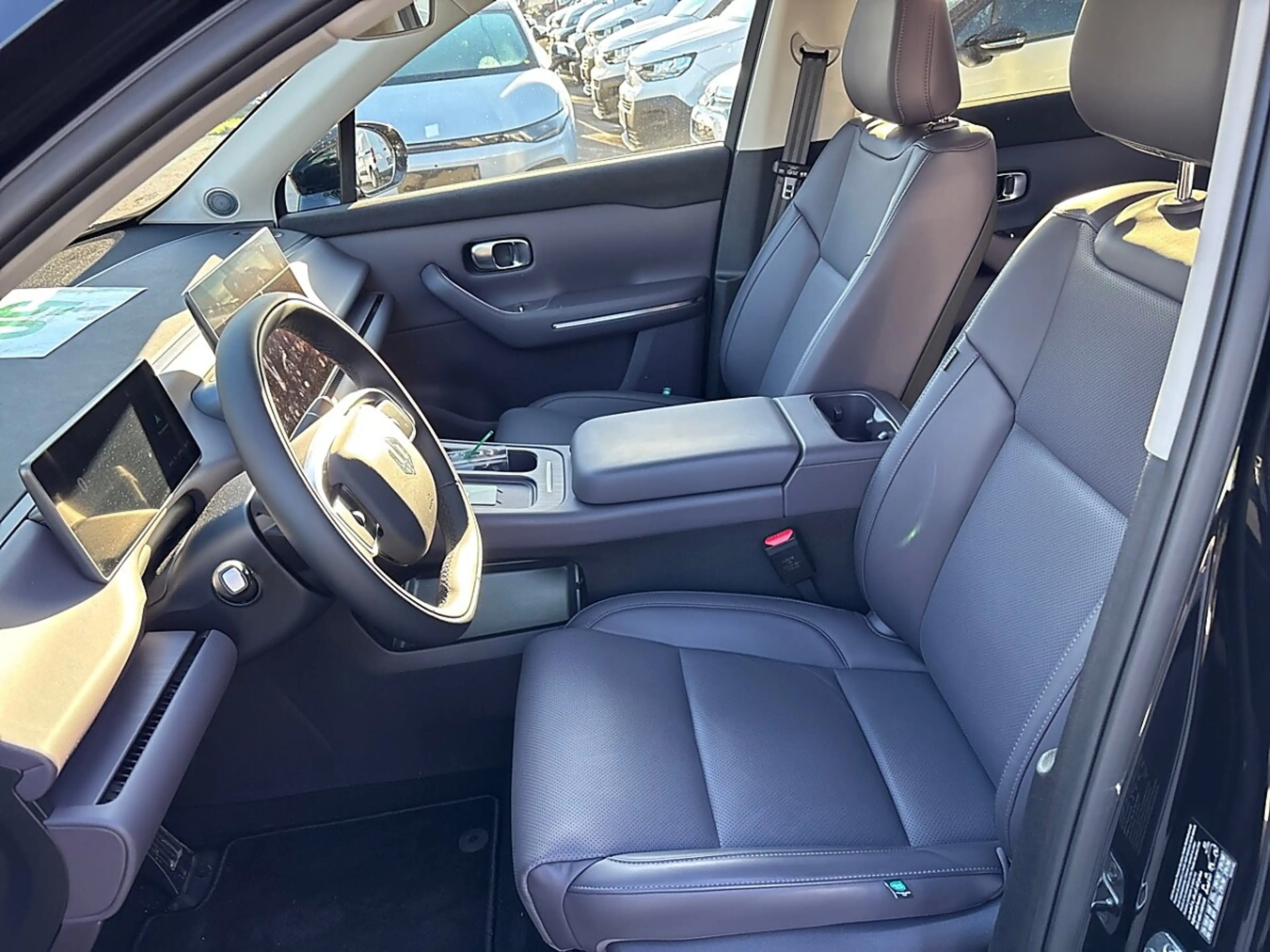 Leapmotor C10 REEV 28,4kWh Design — photo 9