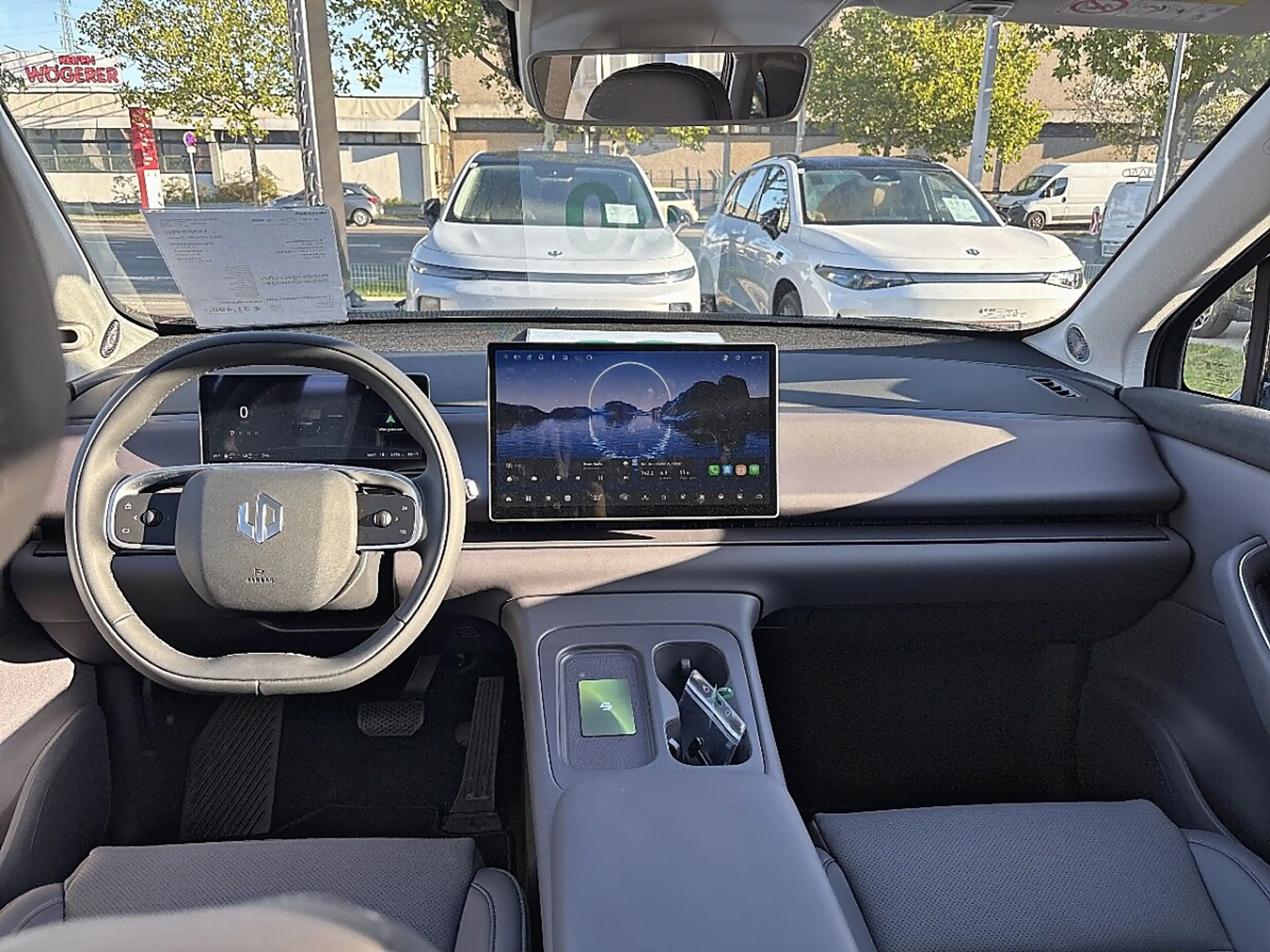 Leapmotor C10 REEV 28,4kWh Design — photo 8