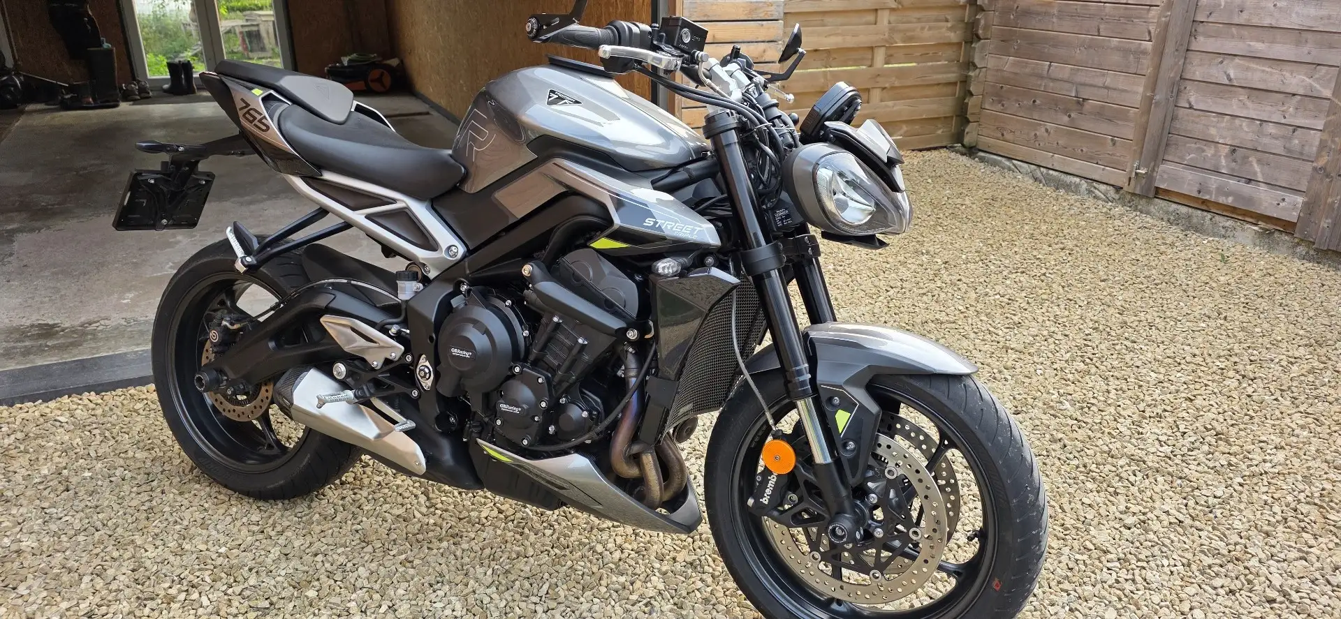 Triumph Street Triple R 2023 Grijs - 1