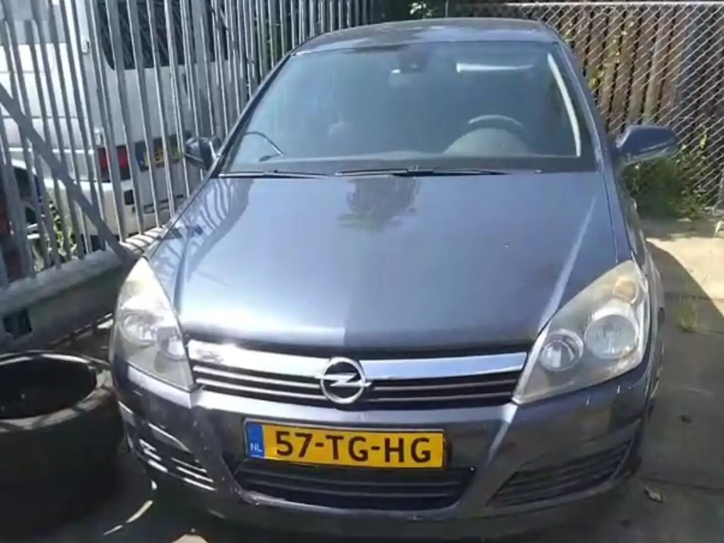 Opel Astra Astra 1.8 Executive Grijs - 1
