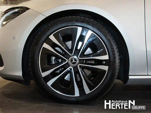 Mercedes-Benz Cla view 5