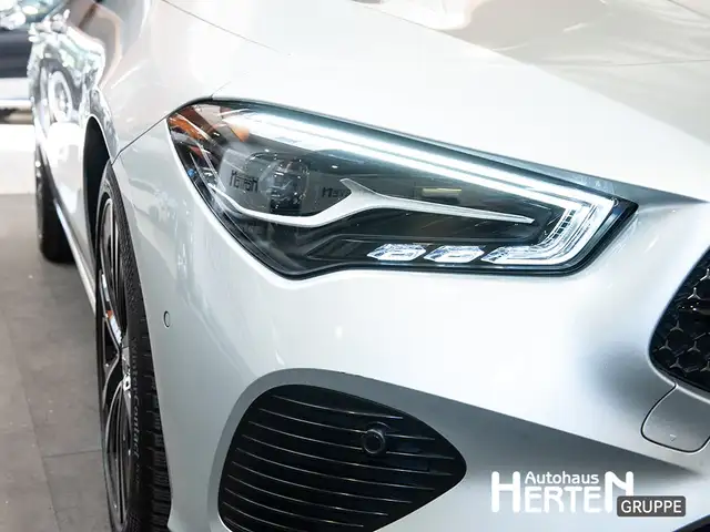 Mercedes-Benz Cla view 13
