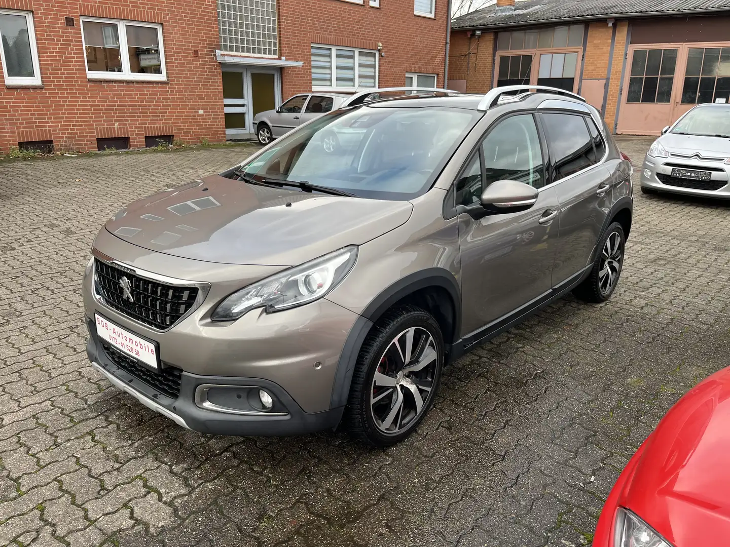 Peugeot 2008 Allure LEDER NAVI EURO-6 AHK 2-Hand Коричневий - 1
