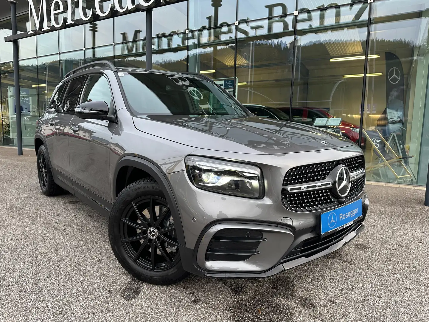 Mercedes-Benz GLB 200 d 4Matic Aut. Ö-Edition *AMG-Line* Grau - 2