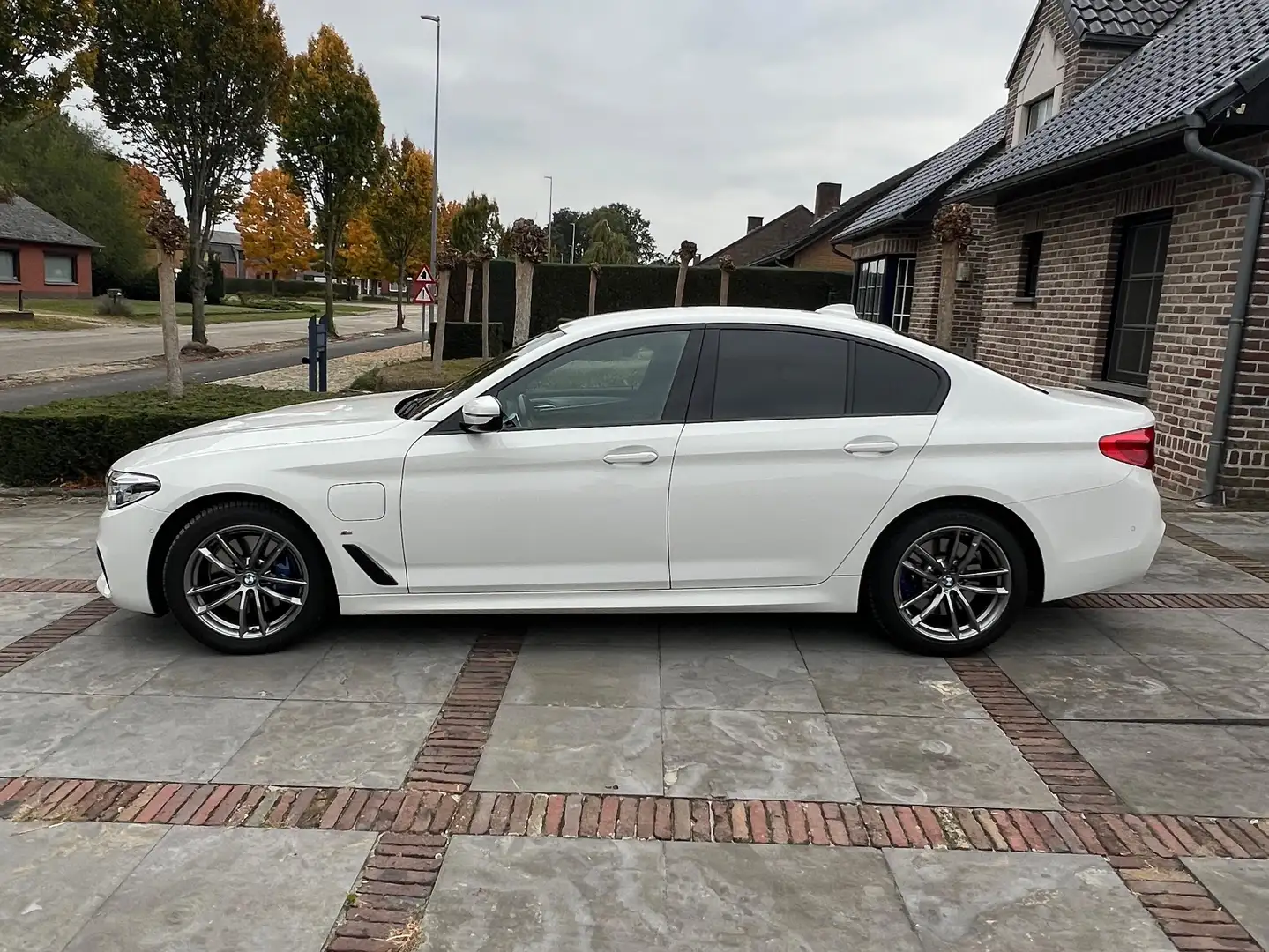 BMW 530 530e xDrive Aut. Sport Line Wit - 1