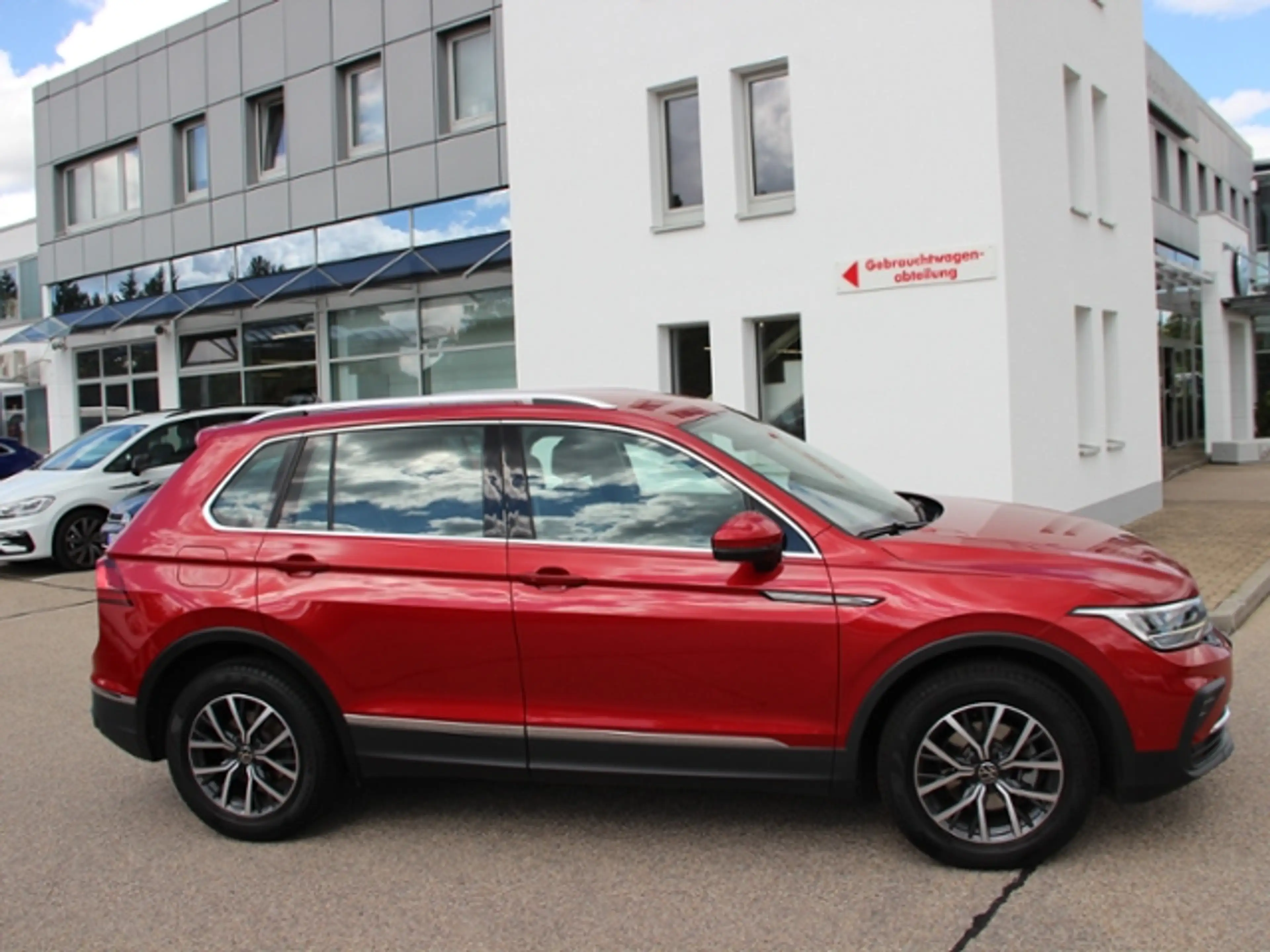 Volkswagen Tiguan 1.5 TSI DSG Life KLIMA LED NAVI ALU — photo 3