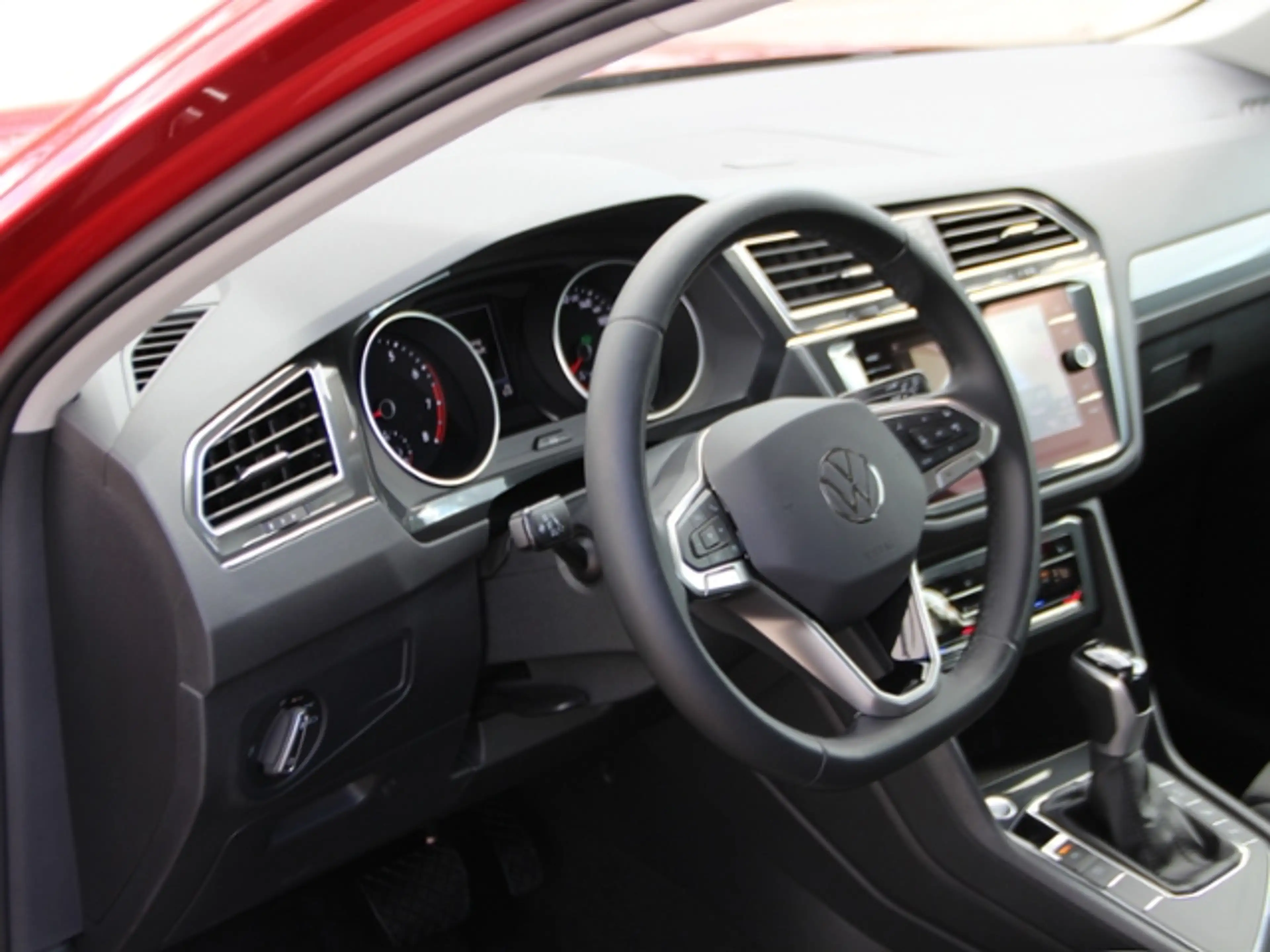 Volkswagen Tiguan 1.5 TSI DSG Life KLIMA LED NAVI ALU — photo 14