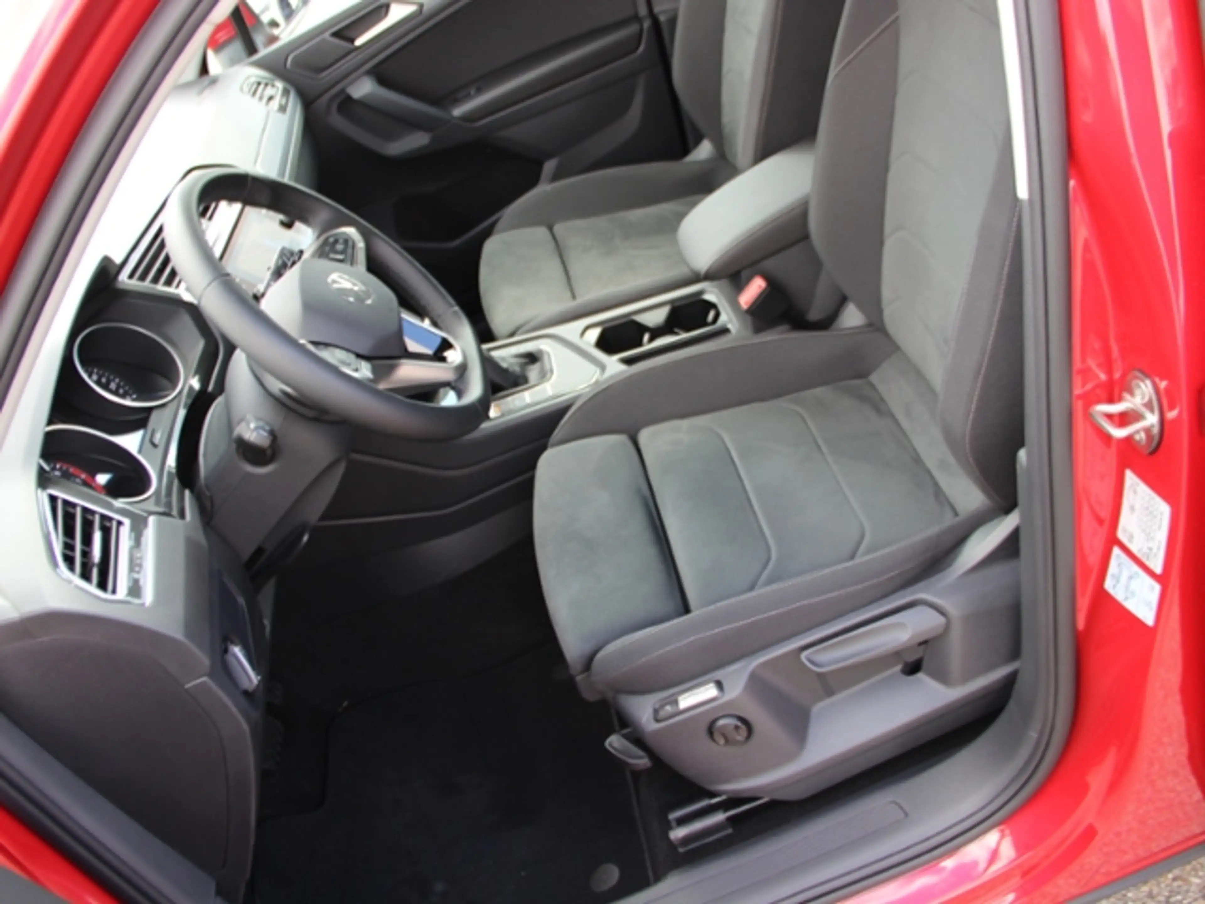 Volkswagen Tiguan 1.5 TSI DSG Life KLIMA LED NAVI ALU — photo 15