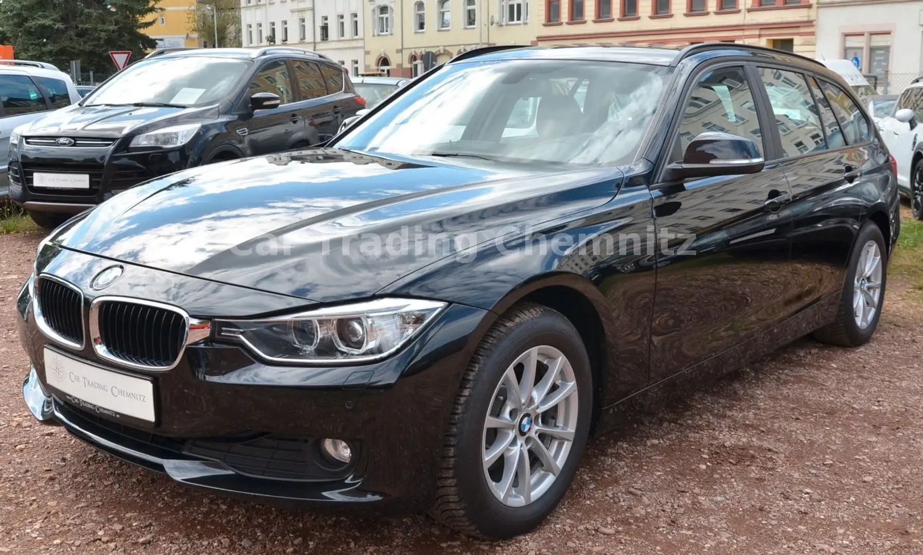 BMW 318 d Touring Bi-Xenon Navi Automatik Schwarz - 1