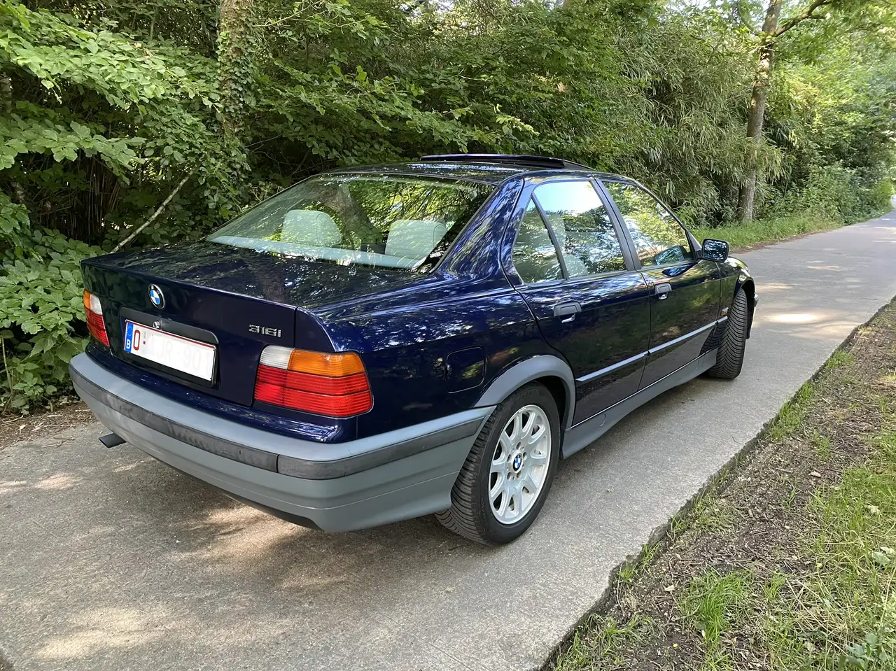 BMW 316i, foto 2