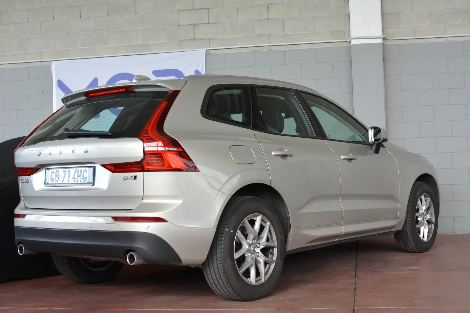 Volvo XC60 XC60 2.0 b4 HYBRID Gold - 2