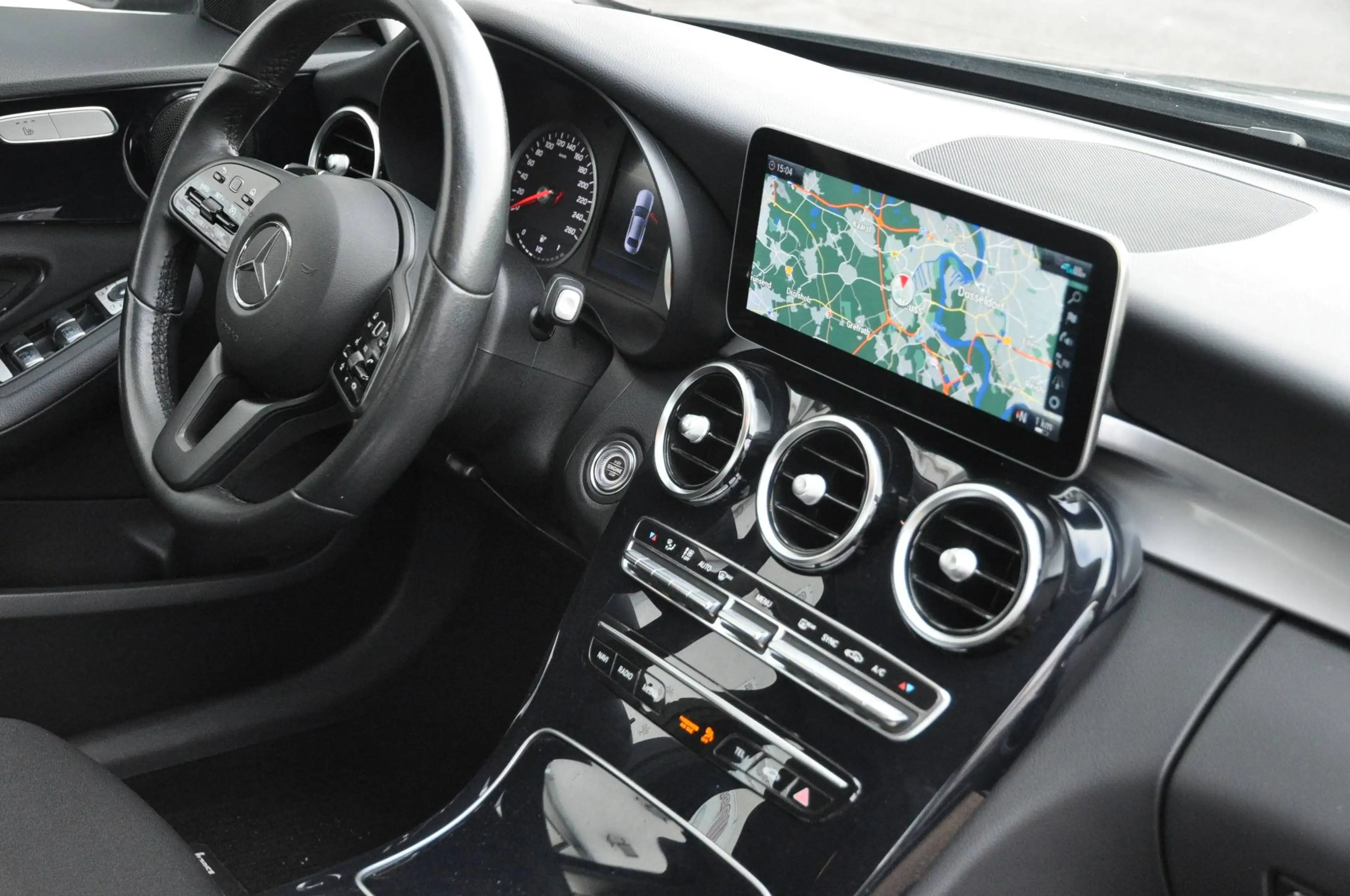 Mercedes-Benz C 220 C 220 d 9G-TRONIC*AHK-Navi-Kamera-1.Hand** — photo 6