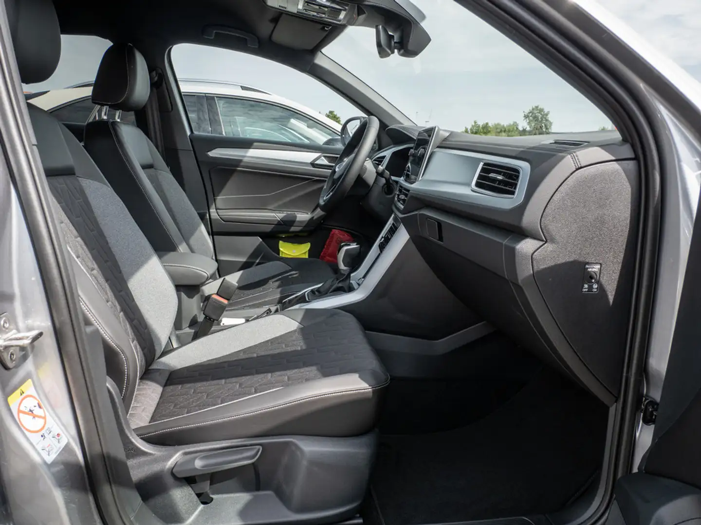 Volkswagen T-Roc 1.5 TSI Goal KEYLESS PDC KAMERA AHK LED Argent - 2