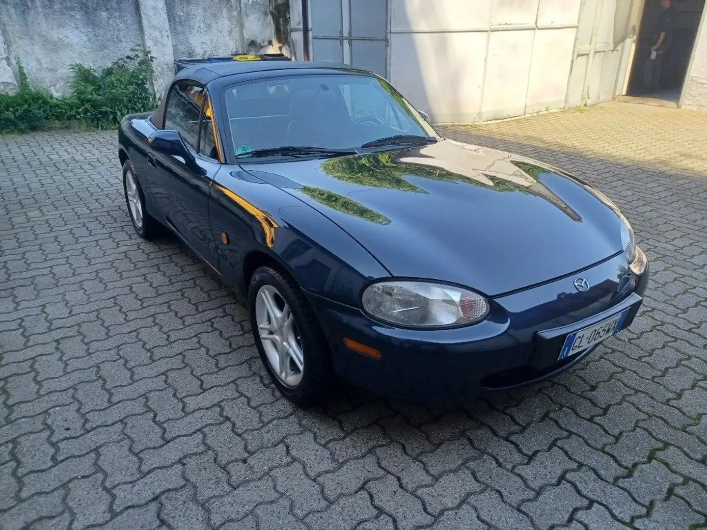 Mazda MX-5 1.6i 16V cat  "soli 120000 Km" Azul - 2