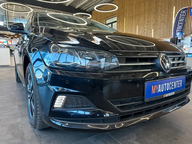 Volkswagen Polo view 3