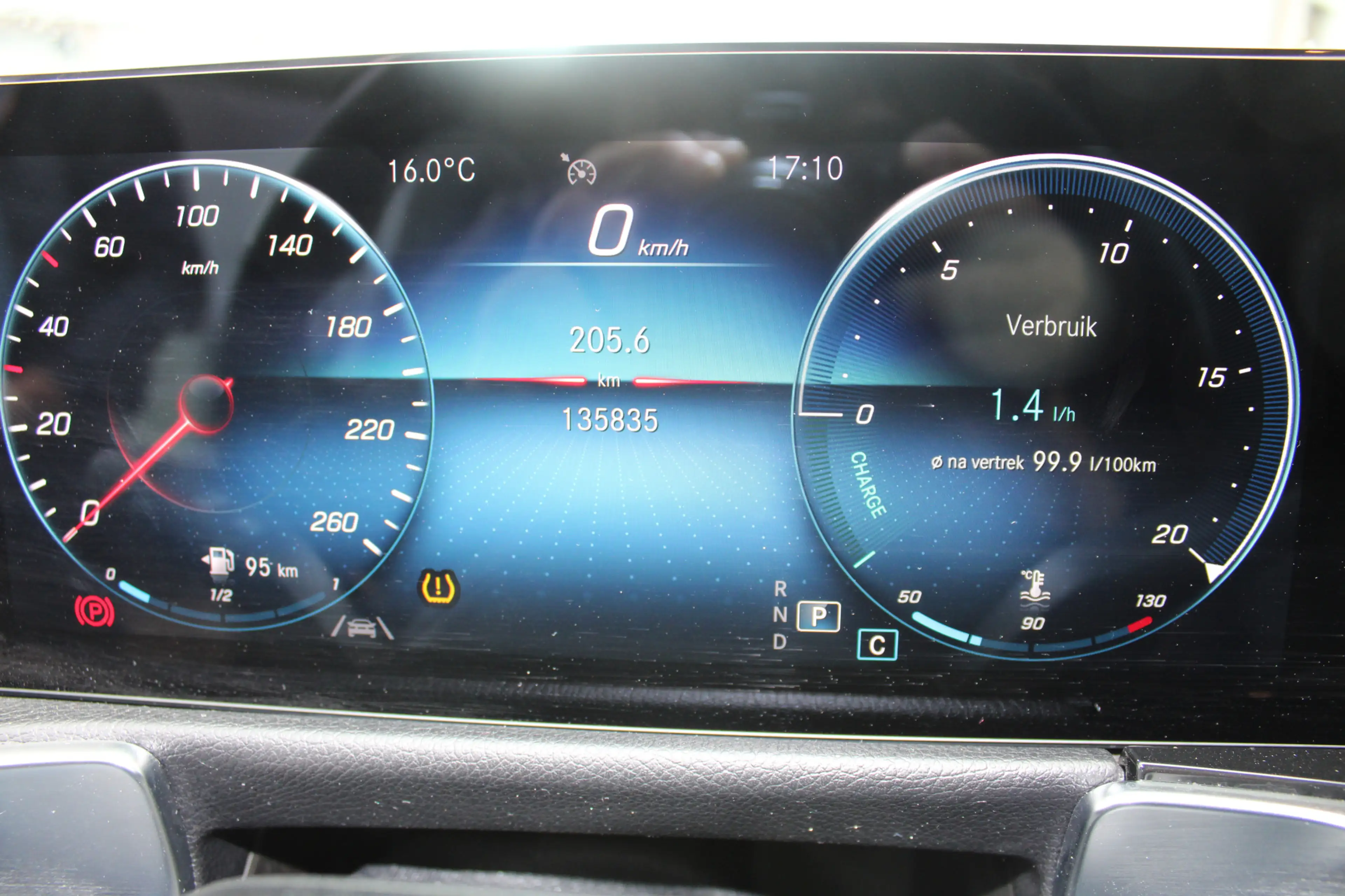 Mercedes-Benz GLB 200 Business Solution — photo 8