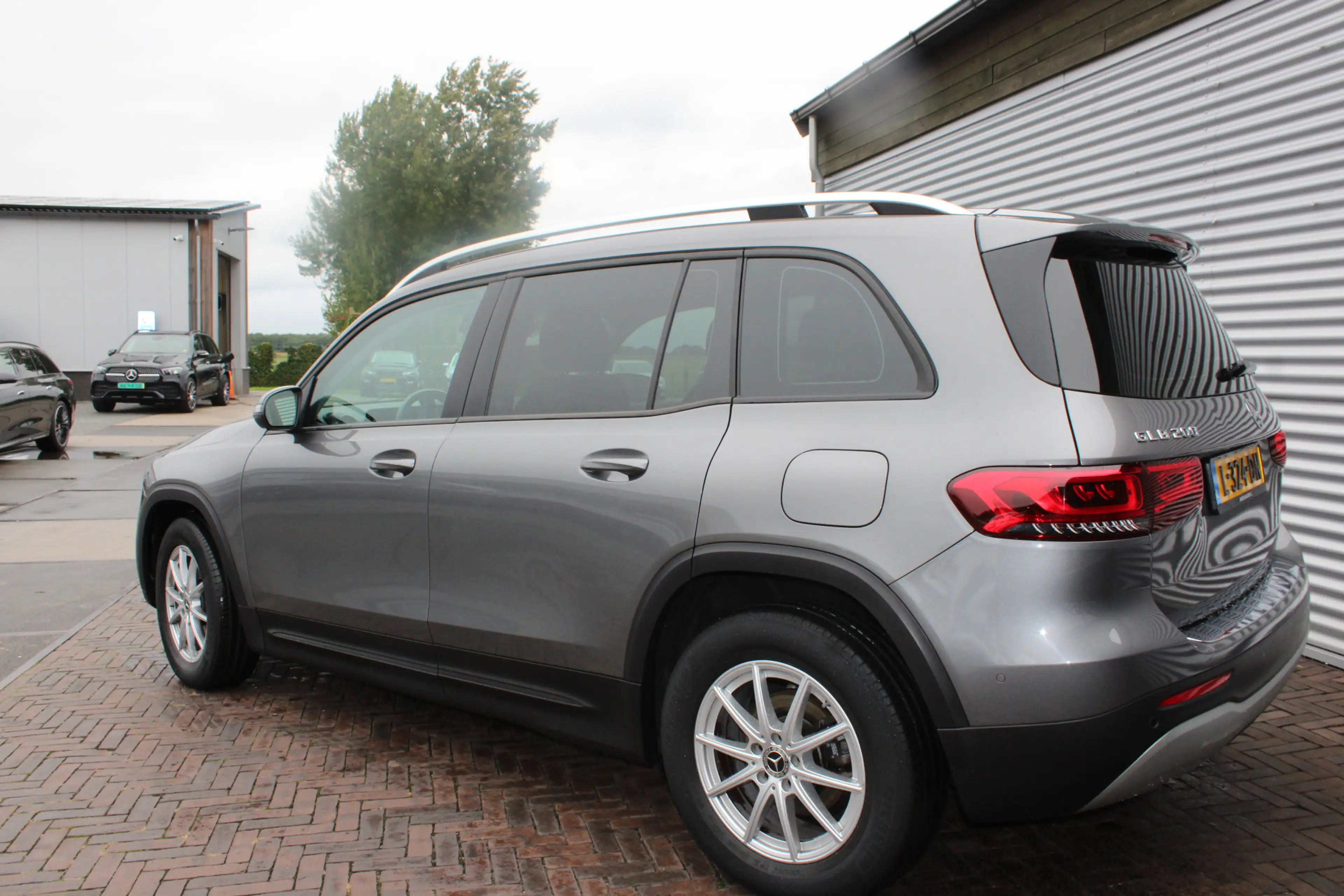 Mercedes-Benz GLB 200 Business Solution — photo 4