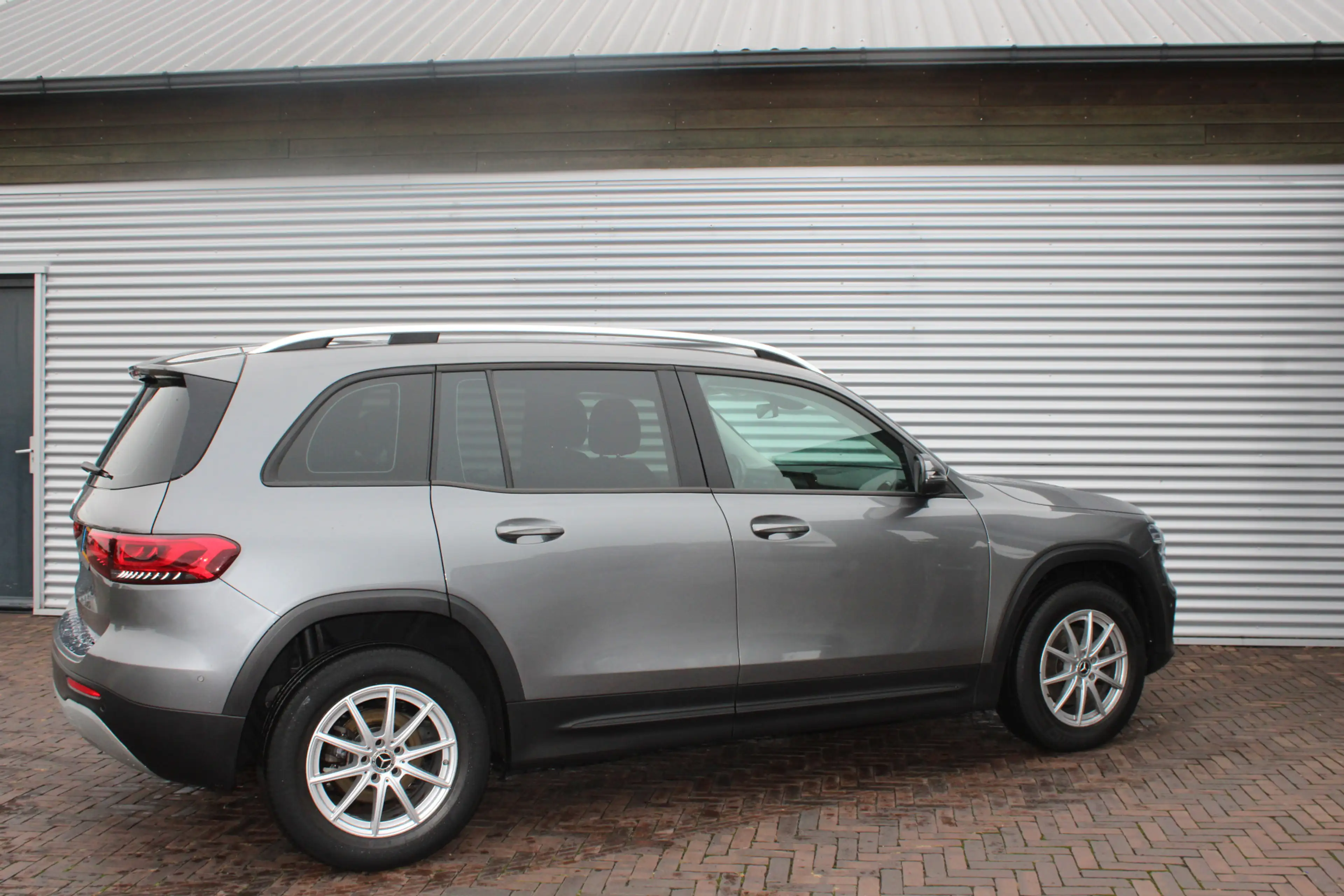 Mercedes-Benz GLB 200 Business Solution — photo 12