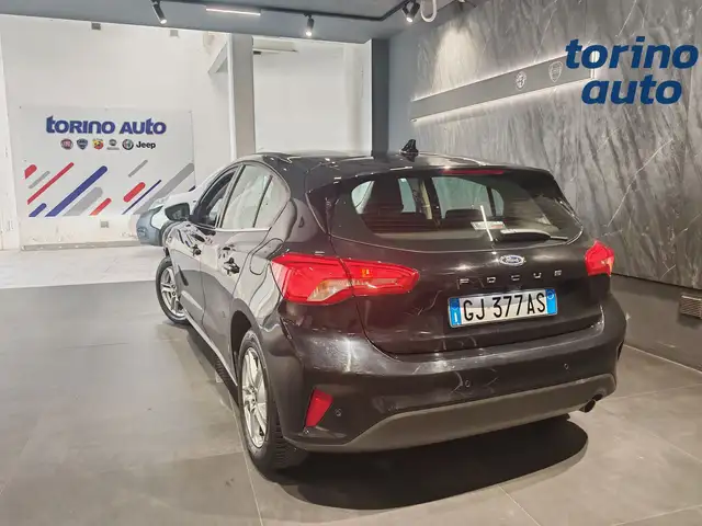 Ford Focus view 4