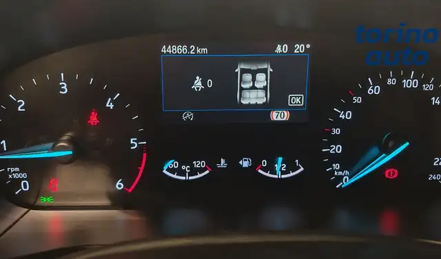 Ford Focus view 14