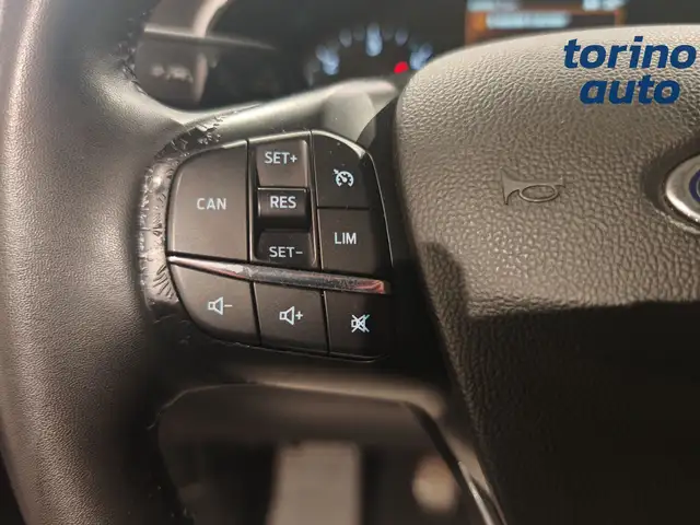 Ford Focus view 12