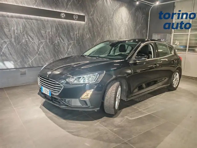 Ford Focus view 2
