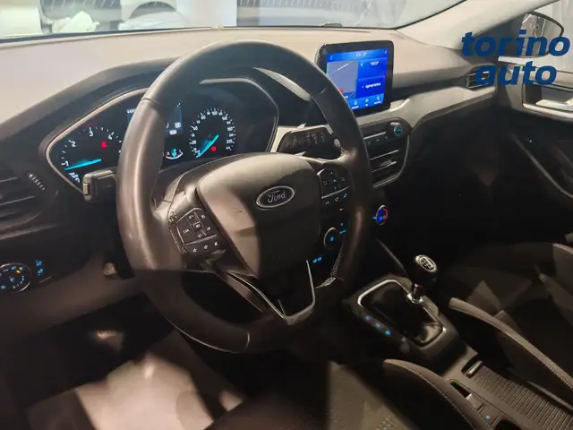 Ford Focus view 6