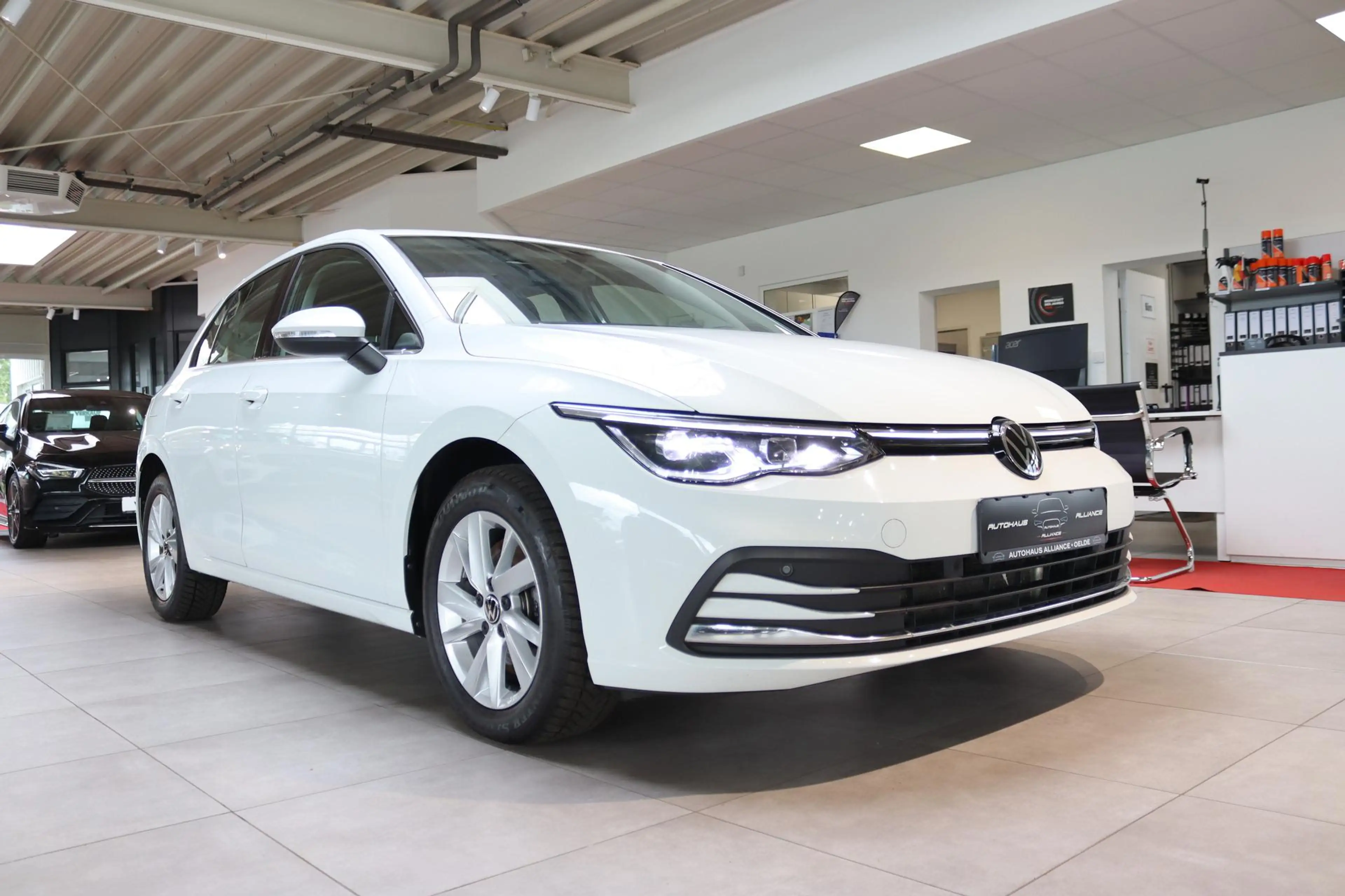 Volkswagen e-Golf VIII 1.4 eHybrid Style 150 kW (204 PS), Doppelk... — photo 4