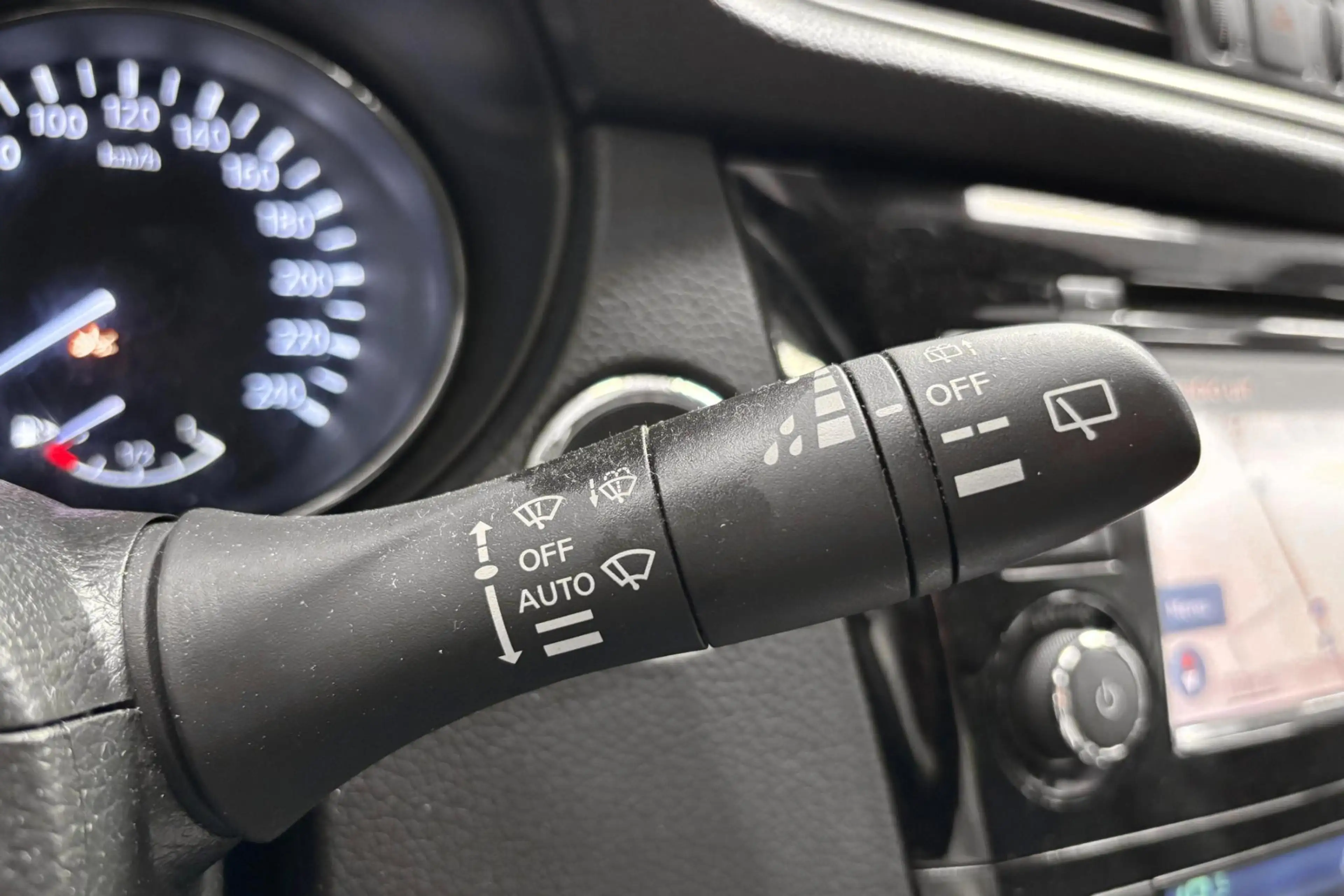 Nissan Qashqai 1.2 DIG-T N-Vision — photo 19