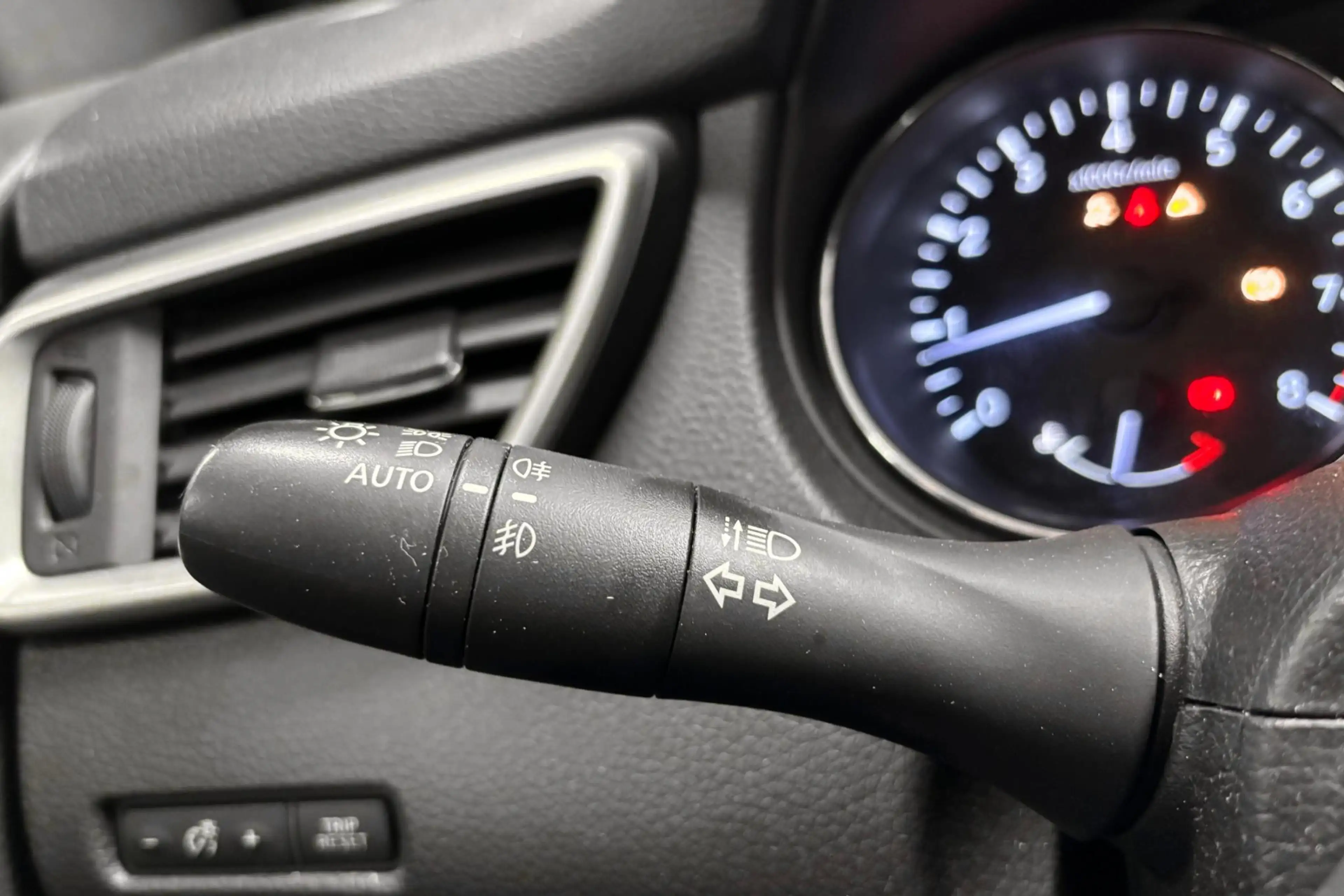 Nissan Qashqai 1.2 DIG-T N-Vision — photo 20
