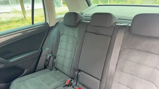 Volkswagen Tiguan view 9