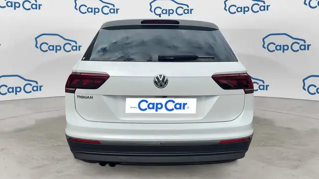 Volkswagen Tiguan view 3