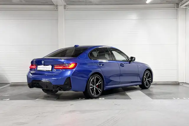 BMW 3 Series view 6