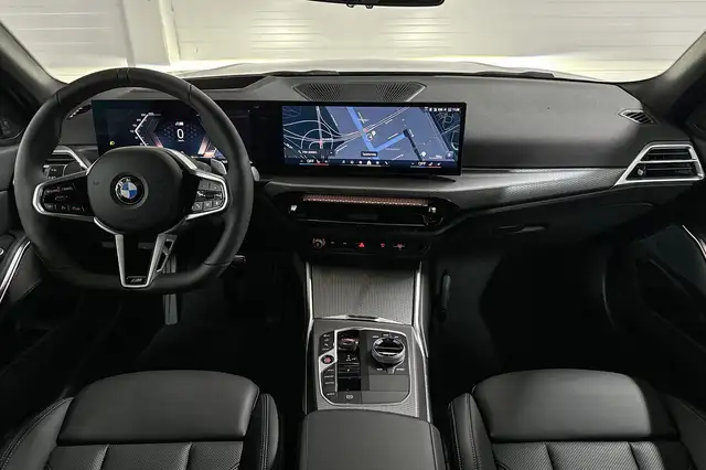BMW 3 Series view 11