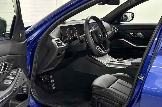 BMW 3 Series view 8