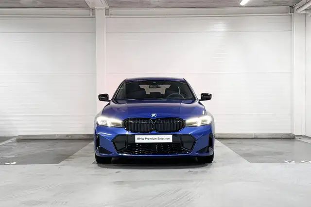 BMW 3 Series view 5