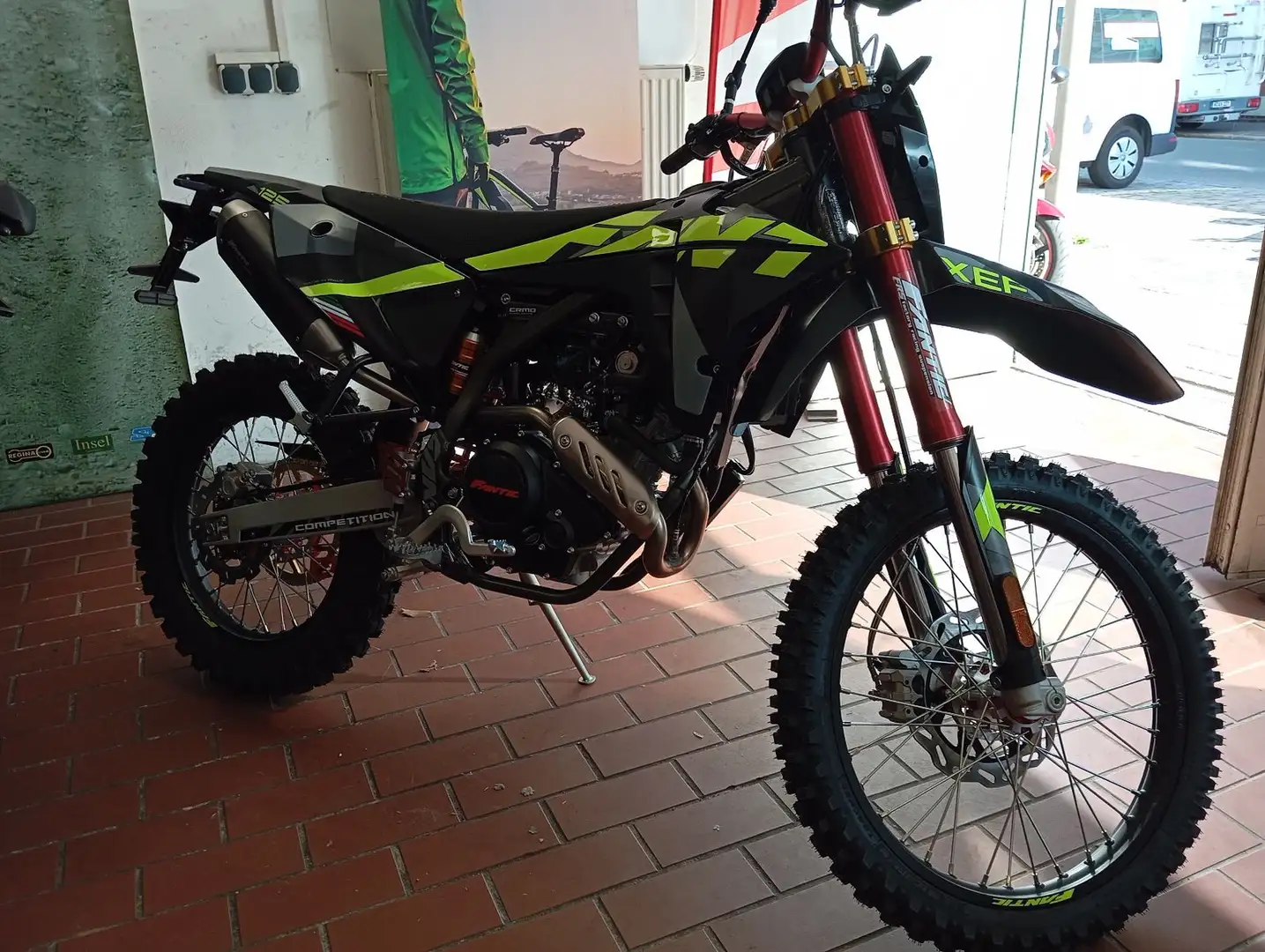 Fantic XEF125 competition 2025 Enduro schwarz od. weiss Nero - 2