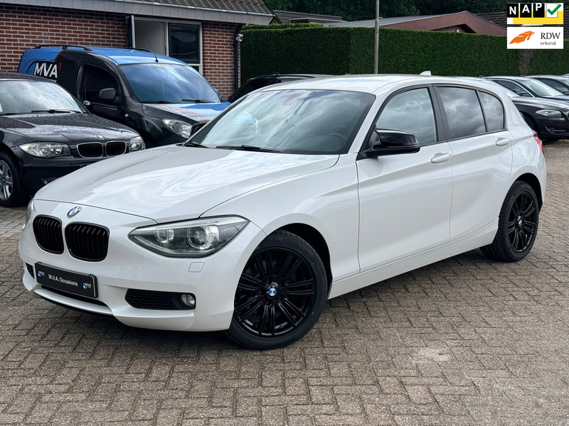 BMW 118 1-serie 118i Upgrade Edition Sport|Nieuwe Ketting