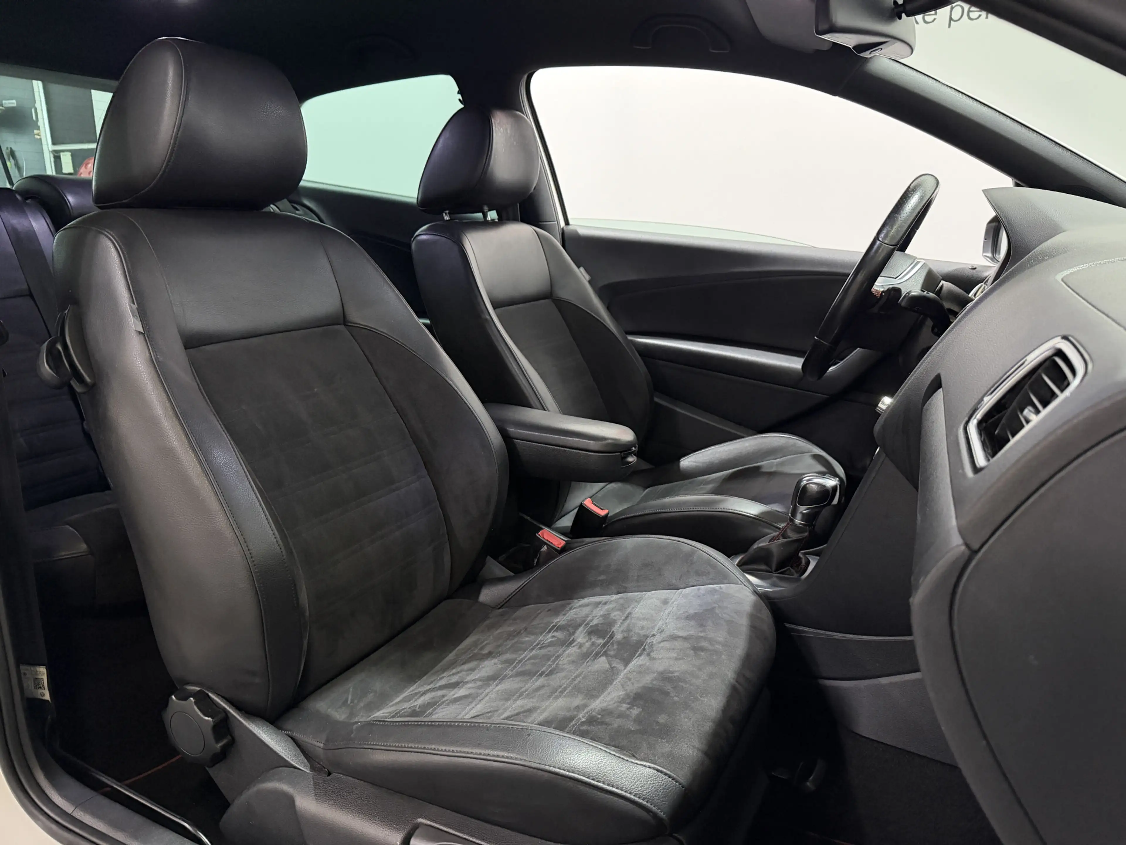 Volkswagen Polo GTI 1.4 TSI — photo 21