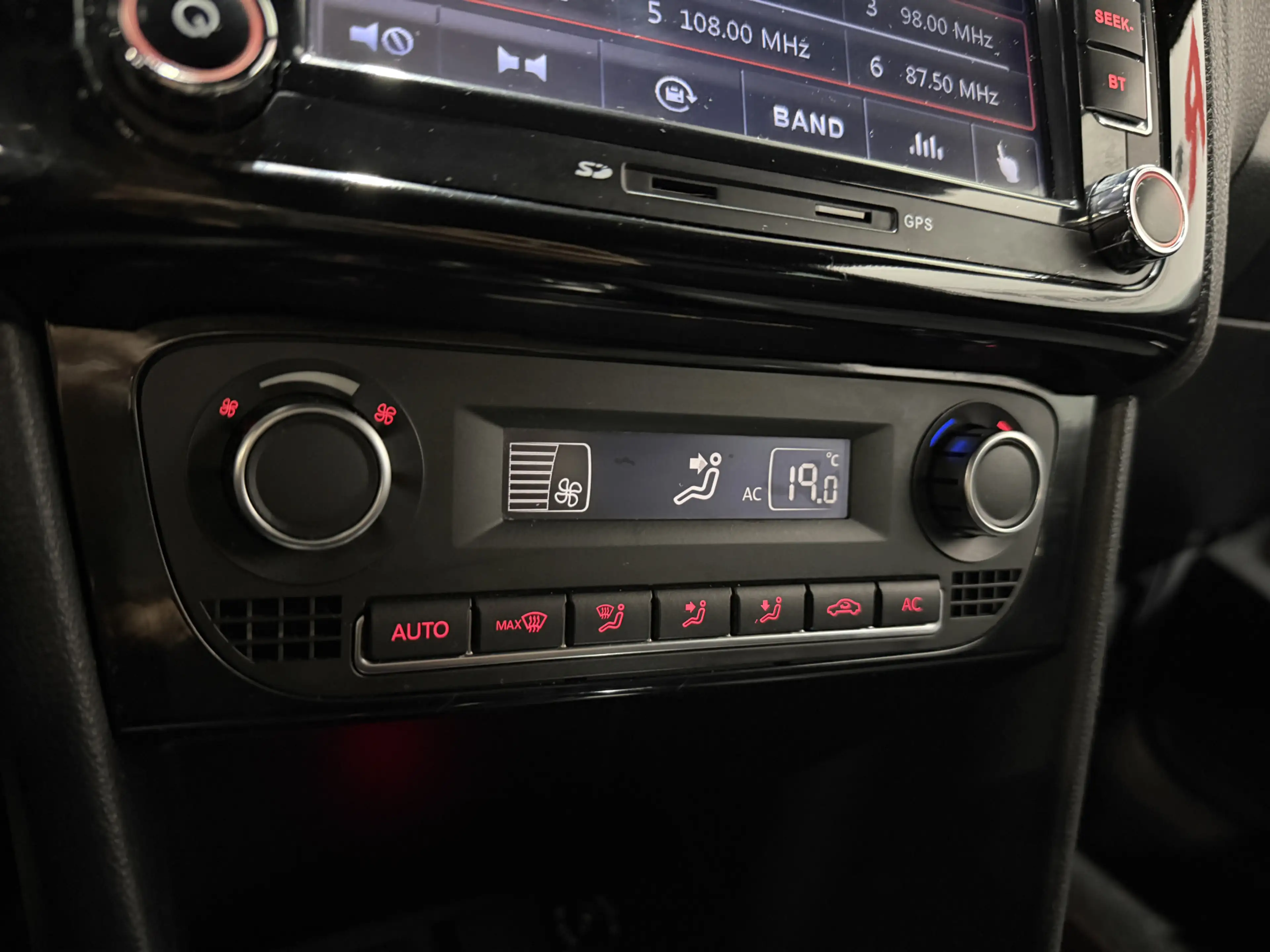 Volkswagen Polo GTI 1.4 TSI — photo 18