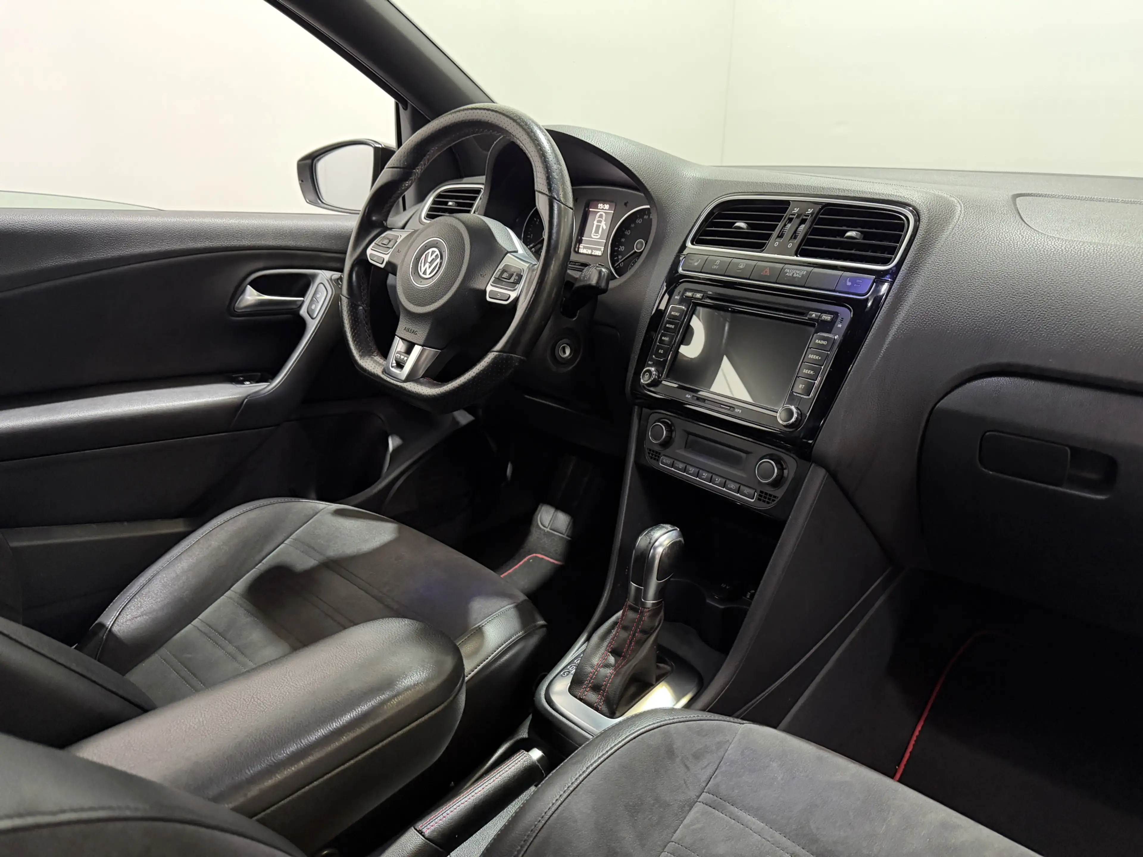 Volkswagen Polo GTI 1.4 TSI — photo 3
