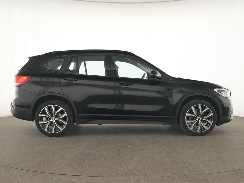 BMW X1 18i Advantage LED|Navi+|HuD|el.Heck|SHZ|PDC — photo 5