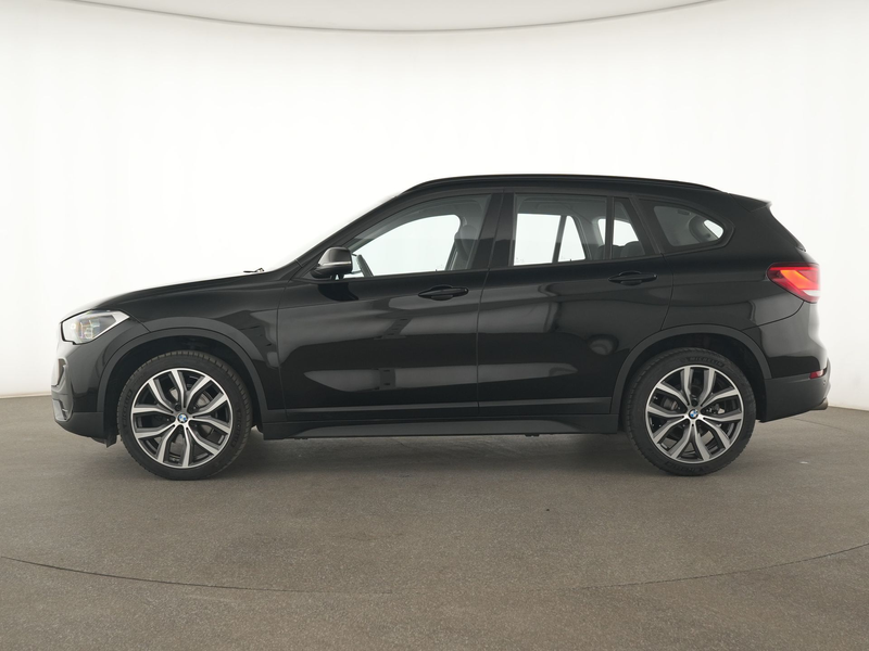 BMW X1 18i Advantage LED|Navi+|HuD|el.Heck|SHZ|PDC — photo 9