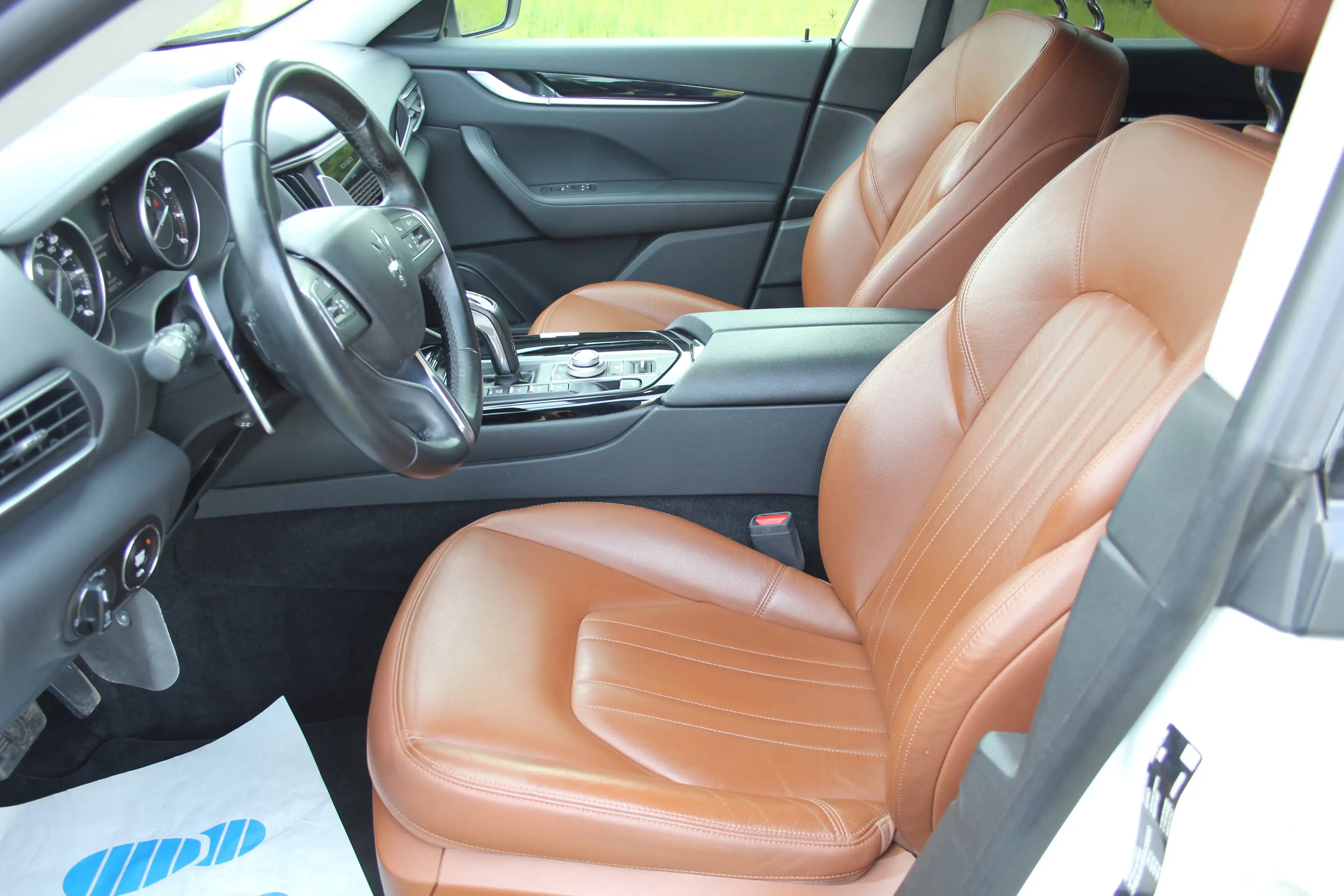 Maserati Levante Benzin — photo 9