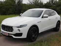 Maserati Levante Benzin