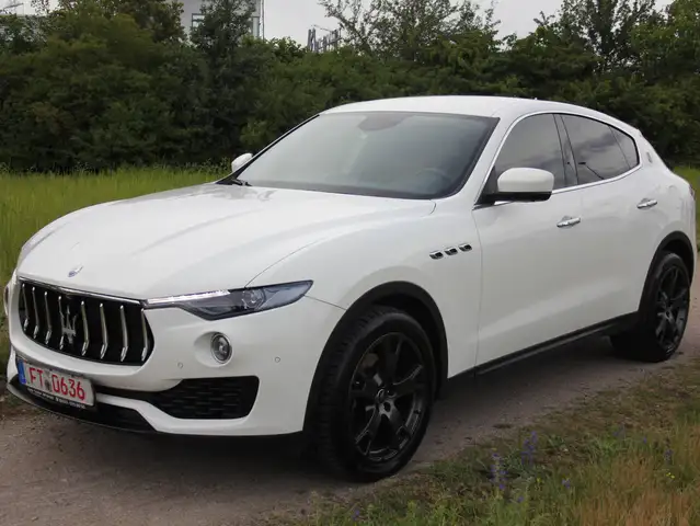 Maserati Levante Benzin