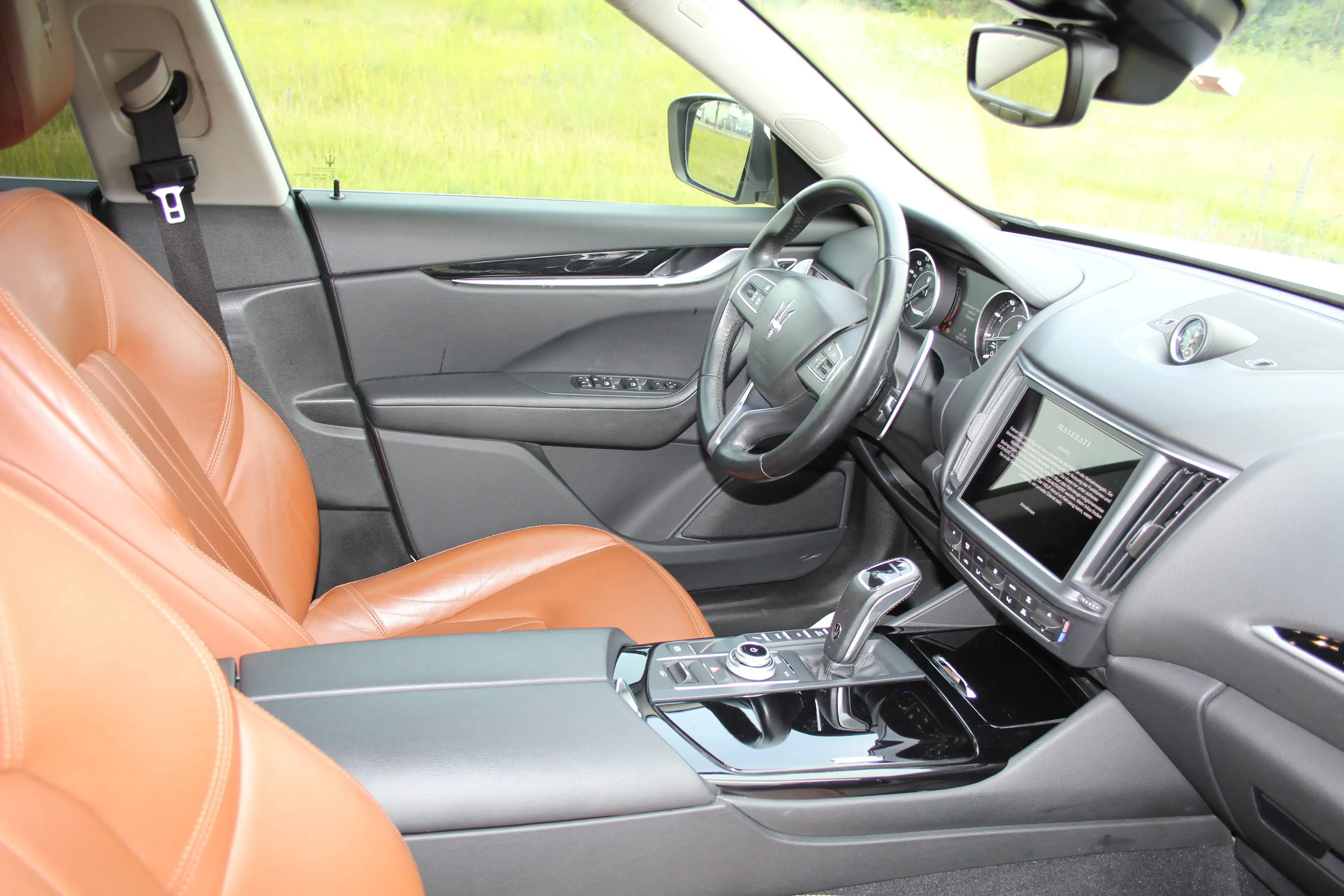 Maserati Levante Benzin — photo 7