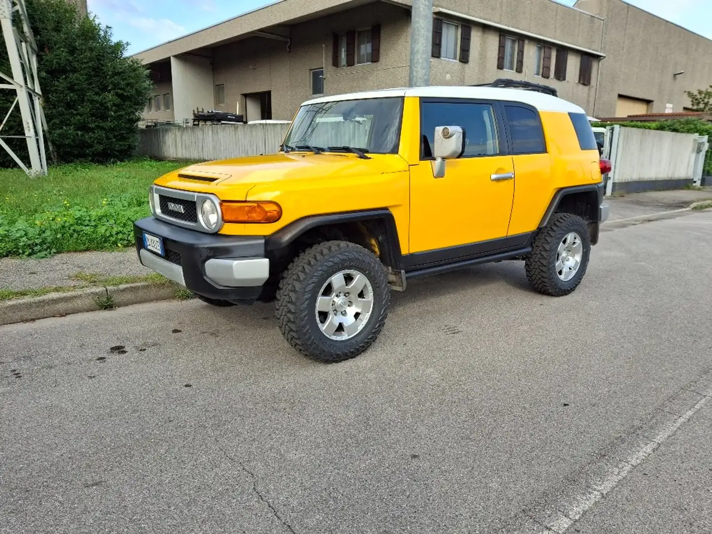 Toyota FJ Cruiser Giallo - 2